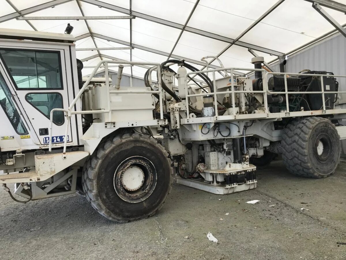 Sercel Nomad 65 Seismic Vibrator (2005)