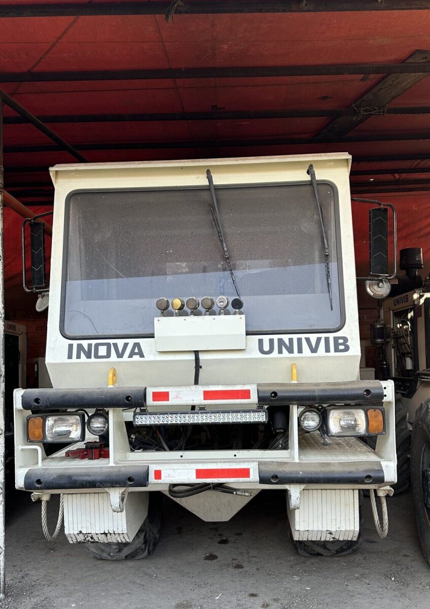 INOVA UniVib 326 Seismic Vibrator (2012–2013)
